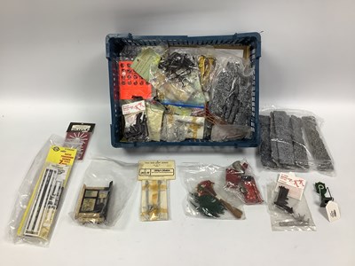 Lot 517 - A Quantity of 'O' Gauge 7mm Accessories,...