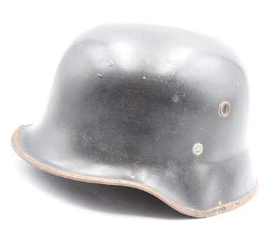 Lot 498 - WWII German Third Reich M33 Vulkanfiber Helmet,...