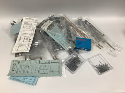 Lot 445 - A Quantity of 'HO' Scale Overhead Line...