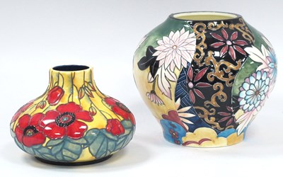 Lot 1376 - Old Tupton 'Yellow Poppy' Bulbous Vase, 11cm...