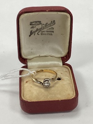 Lot 101 - A Single Stone Illusion Set Diamond Ring,...