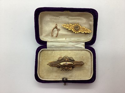 Lot 168 - An Antique Bar Brooch, of elongated design,...