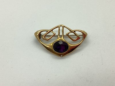 Lot 134 - A 9ct Gold Jugendstil Style Openwork Brooch,...
