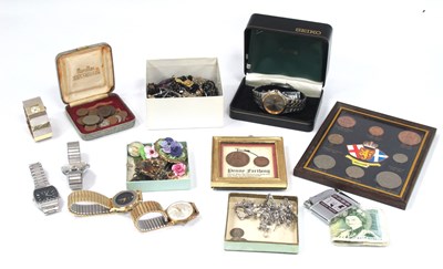 Lot 1348 - Collectables, including costume jewellery of...