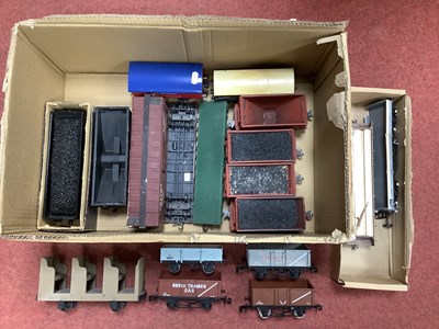 Lot 463 - Eighteen 'O' Gauge/7mm Unboxed Freight Wagons,...