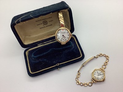 Lot 394 - Thos Russell Vintage 9ct Gold Cased Ladies...