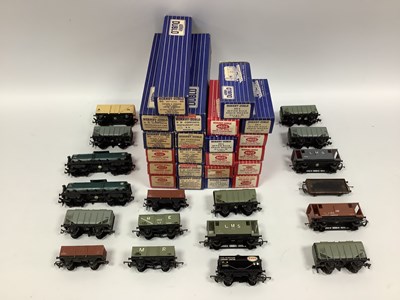 Lot 422 - A Collection of Hornby-Dublo '00' Gauge...