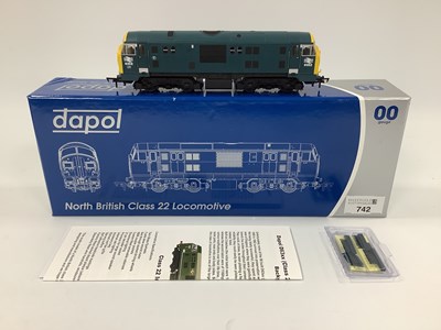Lot 742 - A Boxed Dapol '00' Gauge BR blue Class 22...