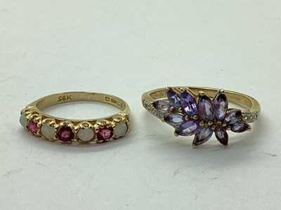 Lot 124 - A 9ct Gold Half Eternity Style Ring, alternate...