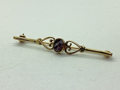 Lot 156 - A 9ct Gold Blue John Inset Bar Brooch, oval...