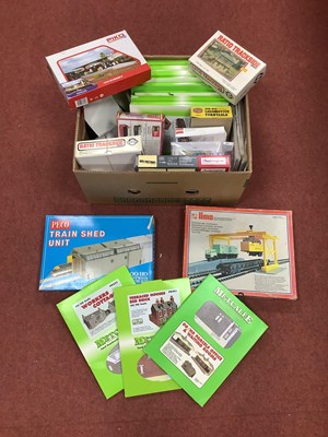 Lot 429 - A Large Collection of '00'/'HO' Building Kits...