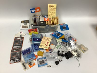 Lot 442 - A Quantity of '00'/'H0' and 'N' Gauge Spares,...