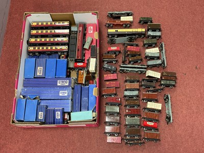 Lot 560 - Approximately Seventy-Five Mostly Tinplate...