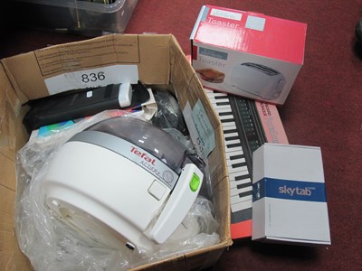 Lot 1248 - Electronics, including boxed Yamaha PSS-130...
