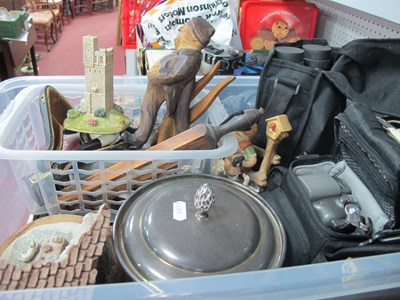 Lot 1218 - Collectables, including wristwatches with a...