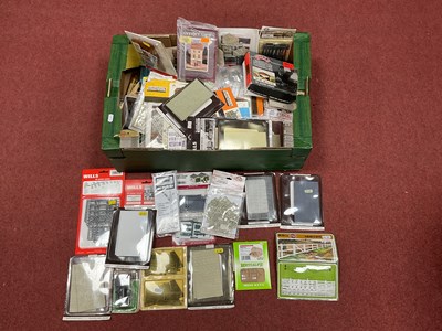 Lot 36 - A Quantity of OO/HO Scale Lineside Kits,...