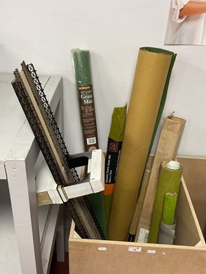 Lot 43 - A small quantity of scenic items by Bachmann,...