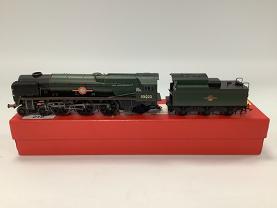 Lot 216 - A Hornby OO Gauge 4-6-2 Merchant Navy Class...