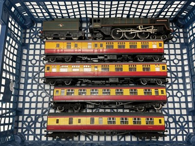 Lot 251 - A Hornby 00 gauge "Britannia" class "William...