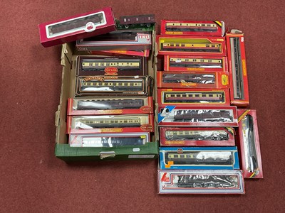 Lot 71 - Approximately Twenty OO Gauge Rolling Stock...