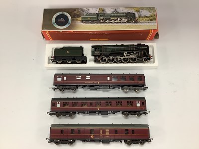 Lot 192 - A boxed Hornby 00 gauge "Evening Star"...
