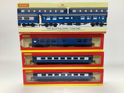 Lot 187 - A boxed Hornby 00 gauge three-coach pack (ref...