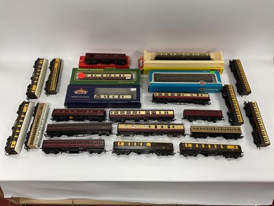 Lot 137 - Twenty two OO gauge coaches by Hornby,...