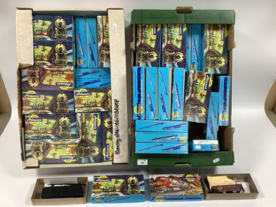 Lot 328 - Approximately seventy boxed Athearn HO scale...