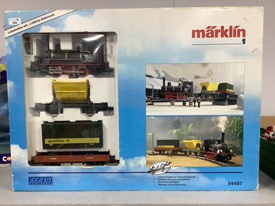 Lot 335 - A Marklin Maxi Gauge One starter train set...