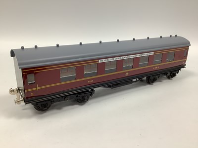 Lot 439 - An Ace Trains 0 gauge LMS all first-class...
