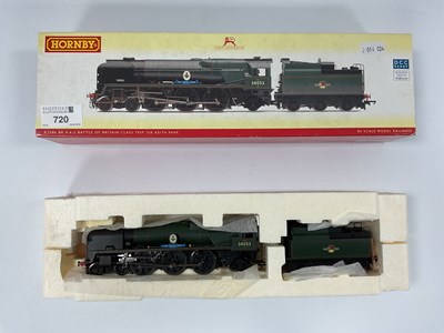 Lot 720 - A boxed Hornby 00 gauge rebuilt Battle of...