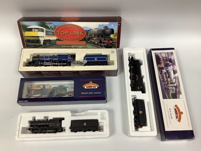 Lot 476 - Three boxed 00 gauge ex-GWR locomotives: a...