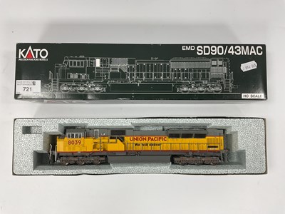 Lot 721 - A boxed Kato HO scale EMD SD90/43MAC Union...