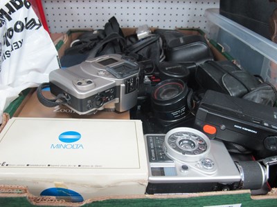 Lot 1219 - Mixed 35mm Film Cameras, including Canon EOS...