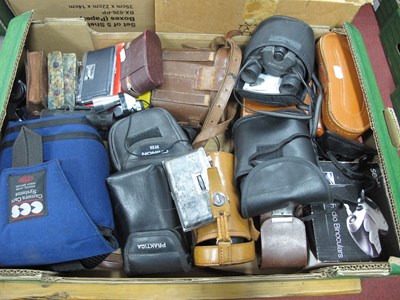Lot 1111 - Binoculars, mostly cased, including Barr &...