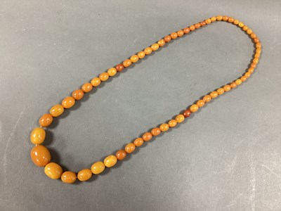 Lot 127 - An Amber Coloured Bead Necklace, of graduated...