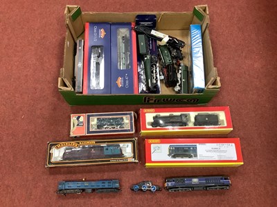 Lot 405 - Approximately sixteen OO gauge locomotives for...