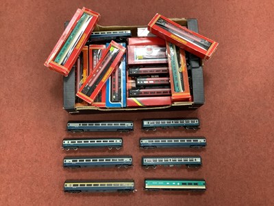 Lot 372 - Approximately twenty-five 00 gauge Mk2 and Mk3...