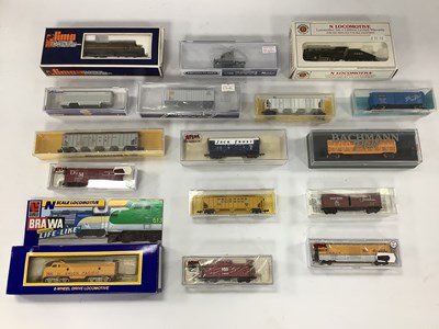 Lot 603 - A collection of boxed American N gauge,...