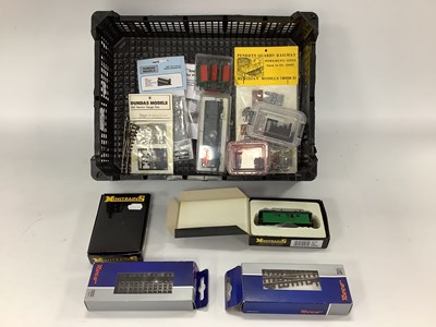 Lot 592 - A quantity of 009/HOe items (00/HO scale...