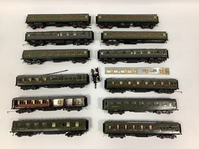 Lot 499 - Twelve kit-built 00 gauge Maunsell coaches in...