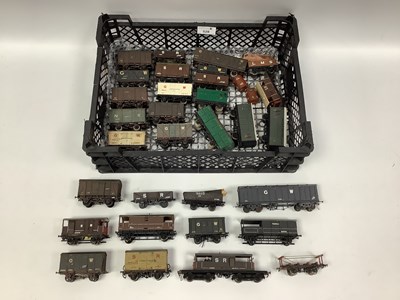 Lot 528 - Approximately thirty 00 gauge kit-built and...