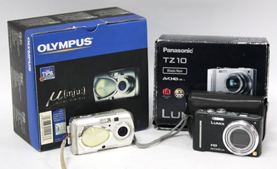 Lot 1496 - Panasonic LUMIX TZ10 Digital Camera in...
