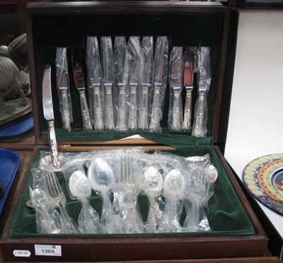 Lot 1369 - A Canteen of Sheffield EPNS Kings Pattern...