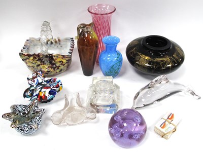 Lot 1317 - Stuart Strathearn Black Glass and Gold Leaf...
