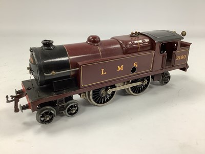 Lot 687 - A Pre-War Hornby 'O' Gauge No 2 4-4-2...