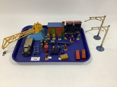 Lot 678 - A Quantity of Both Pre and Post War 'O' Gauge...