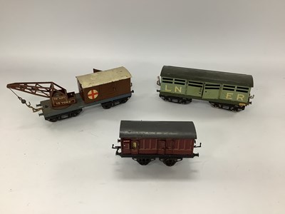 Lot 588 - Three 1920s Hornby 'O' Gauge Items of Rolling...