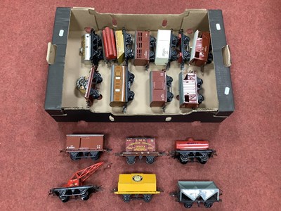 Lot 406 - Seventeen Post-War Hornby 'O' Gauge Four Wheel...