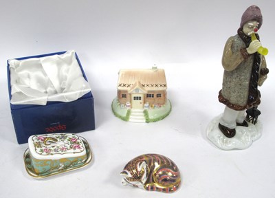 Lot 1319 - Royal Crown Derby Paperweight 'Sleeping Cat',...